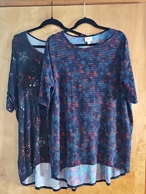 LuLaRoe Multicolor Triangle Print Top in Blue, Orange, Pink